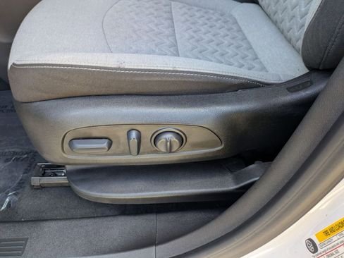 Certified 2023 Chevrolet Equinox LS w/ LS Convenience Package FWD image 22