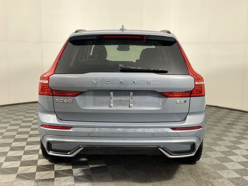 Certified 2024 Volvo XC60 B5 Plus image 9