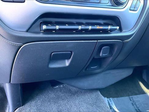 Used 2017 GMC Sierra 1500 SLT w/ SLT Preferred Package AWD/4WD image 33