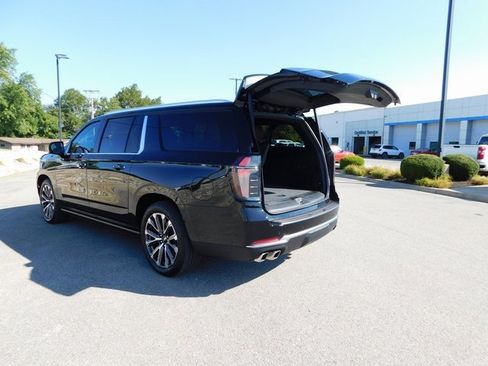 New 2025 Chevrolet Suburban High Country image 26
