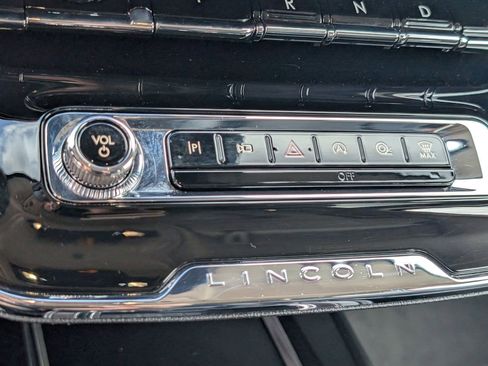 Used 2023 Lincoln Corsair AWD w/ Equipment Group 101A image 17
