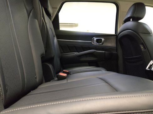 Used 2022 Kia Sorento SX AWD/4WD image 19