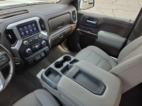Used 2021 GMC Sierra 1500 SLT w/ Driver Alert Package I AWD/4WD image 19