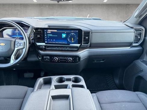 Used 2025 Chevrolet Silverado 2500 LT w/ Convenience Package AWD/4WD image 3