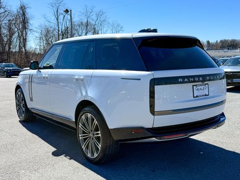Used 2025 Land Rover Range Rover Long Wheelbase SE image 4