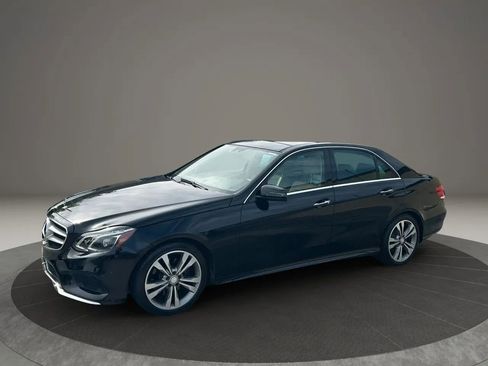 Used 2016 Mercedes-Benz E 350 4MATIC Sedan w/ Premium Package image 2