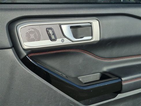 Used 2023 Ford Explorer ST-Line w/ Class IV Trailer Tow Package image 13