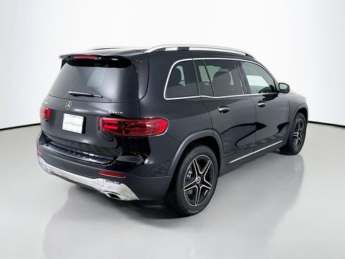 Used 2026 Mercedes-Benz GLB 250 4MATIC image 9