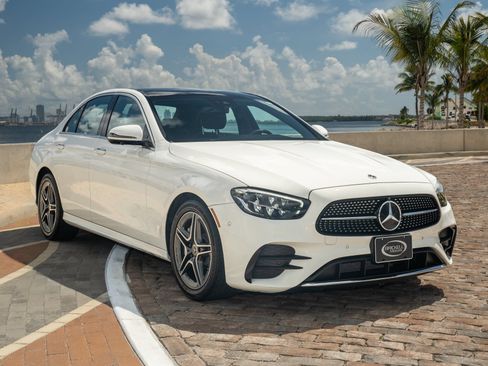 Used 2023 Mercedes-Benz E 350 4MATIC Sedan image 4