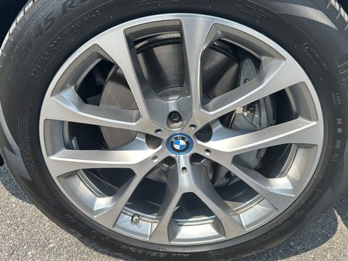Used 2025 BMW X5 xDrive50e w/ Climate Comfort Package AWD/4WD image 12