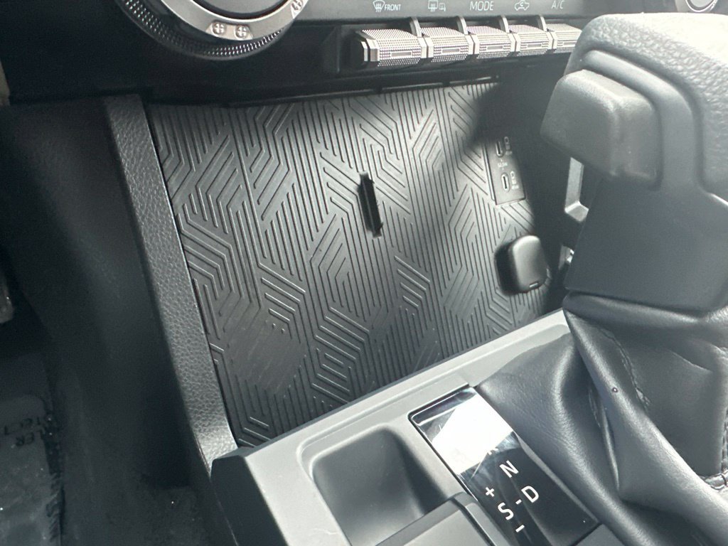 Used 2025 Toyota Tacoma SR5 AWD/4WD image 47