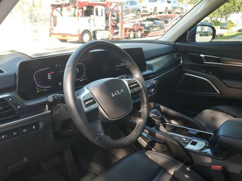 Certified 2025 Kia Telluride S FWD image 20