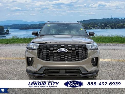New 2026 Ford Explorer ST-Line w/ ST-Line Street Pack AWD/4WD image 2