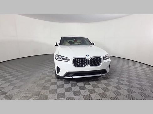 Used 2025 BMW X4 xDrive30i AWD/4WD image 52