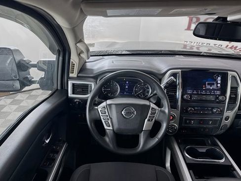 Used 2021 Nissan Titan SV w/ SV Convenience Package image 26