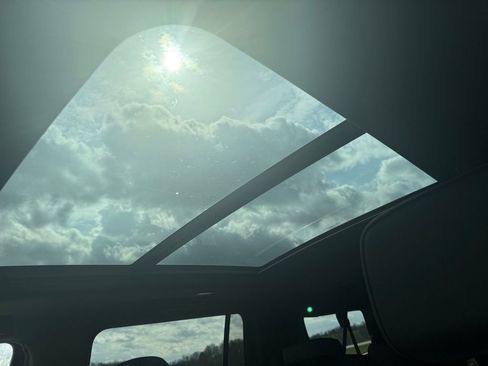 Used 2025 GMC Yukon XL Denali w/ Sun & Power Step Package image 48