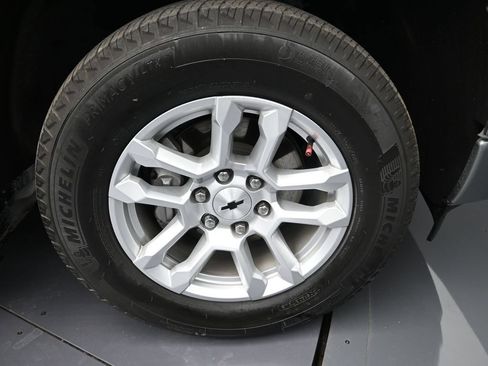 Used 2023 Chevrolet Silverado 1500 RST RWD image 9