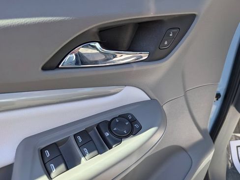 Used 2023 Chevrolet Bolt EUV Premier w/ Sun & Sound Package FWD image 15