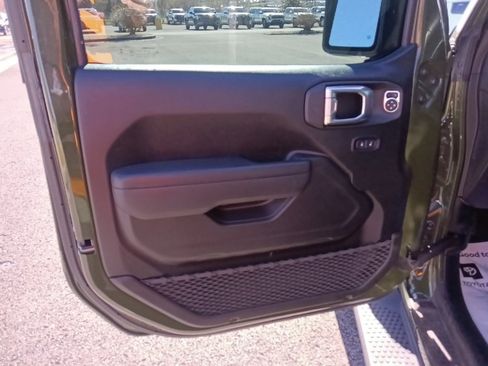 Used 2022 Jeep Wrangler Unlimited Sport image 11