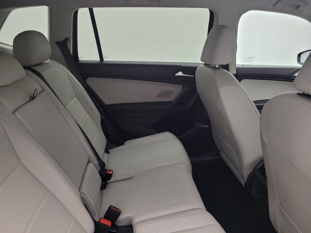 Used 2021 Volkswagen Tiguan SEL AWD/4WD image 19