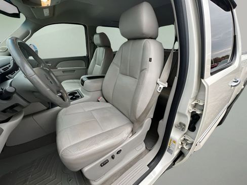 Used 2013 Chevrolet Silverado 1500 LTZ w/ LTZ White Diamond Edition image 17