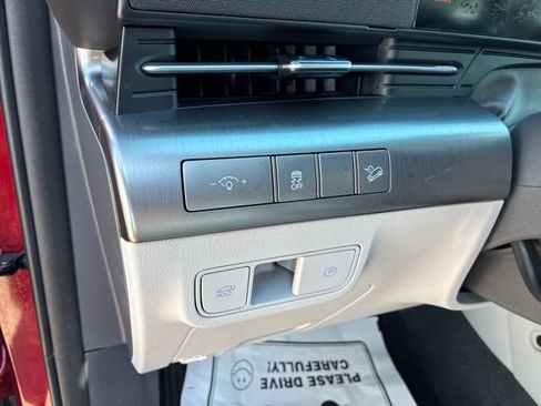 Used 2024 Hyundai Kona Limited AWD/4WD image 8