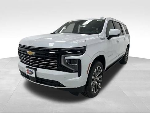 New 2026 Chevrolet Suburban High Country AWD/4WD image 3