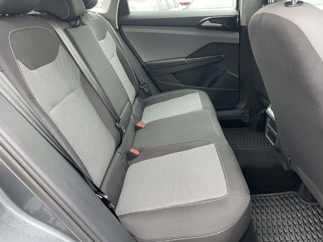 Certified 2024 Volkswagen Taos S FWD image 11