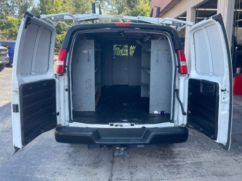 Used 2023 GMC Savana 2500 Extended w/ Driver Convenience Package RWD image 16