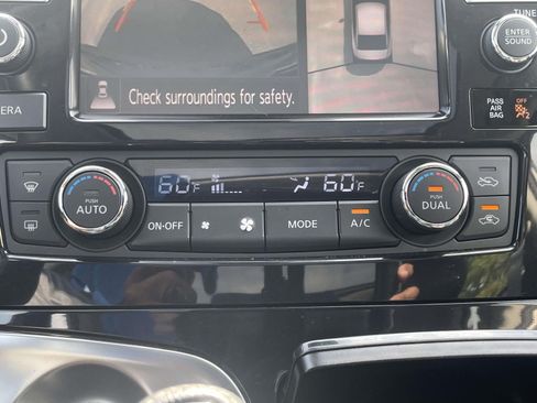 Used 2023 Nissan Maxima Platinum w/ Sport Mat Group FWD image 29