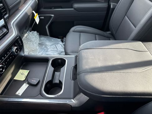 New 2026 GMC Sierra 2500 SLT w/ SLT Premium Package image 22