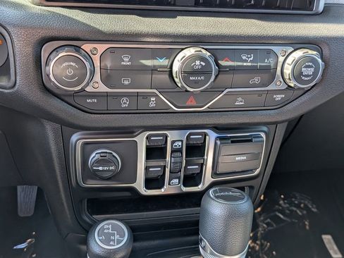 New 2026 Jeep Gladiator Sport image 15