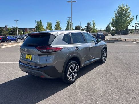 Used 2023 Nissan Rogue SV AWD/4WD image 3