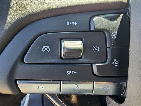 Used 2022 Cadillac Escalade Premium Luxury image 20