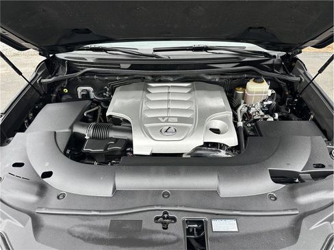 Used 2017 Lexus LX 570 4WD image 37