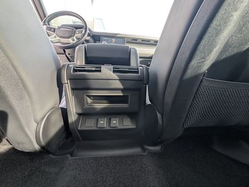 Used 2024 Land Rover Defender 110 S image 38