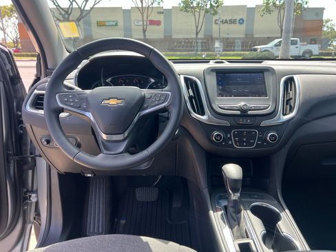 Used 2024 Chevrolet Equinox LT w/ Driver Convenience Package AWD/4WD image 18