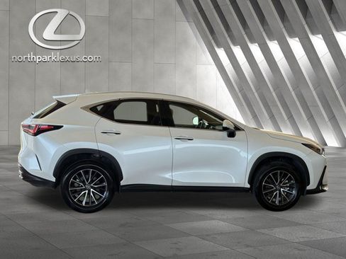Certified 2025 Lexus NX 250 FWD w/ Accessory Package (Z1) image 4