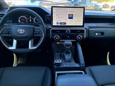 Used 2025 Toyota Tacoma Limited image 16
