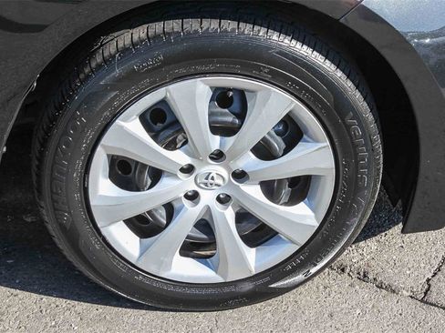 Used 2020 Toyota Corolla LE image 14