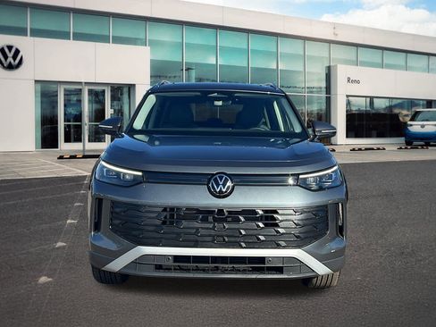 New 2026 Volkswagen Tiguan SE image 2
