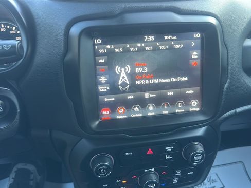 Used 2022 Jeep Renegade Limited AWD/4WD image 28
