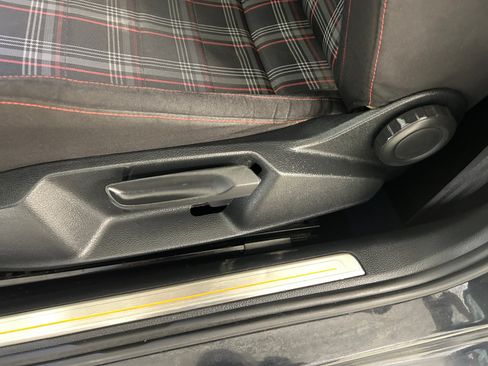 Used 2015 Volkswagen GTI S FWD image 12