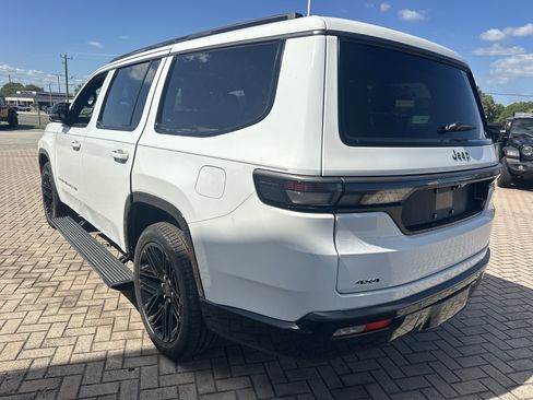 New 2026 Jeep Grand Wagoneer Limited AWD/4WD image 9