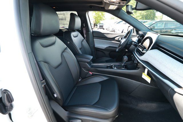 New 2026 Jeep Compass Latitude AWD/4WD image 29