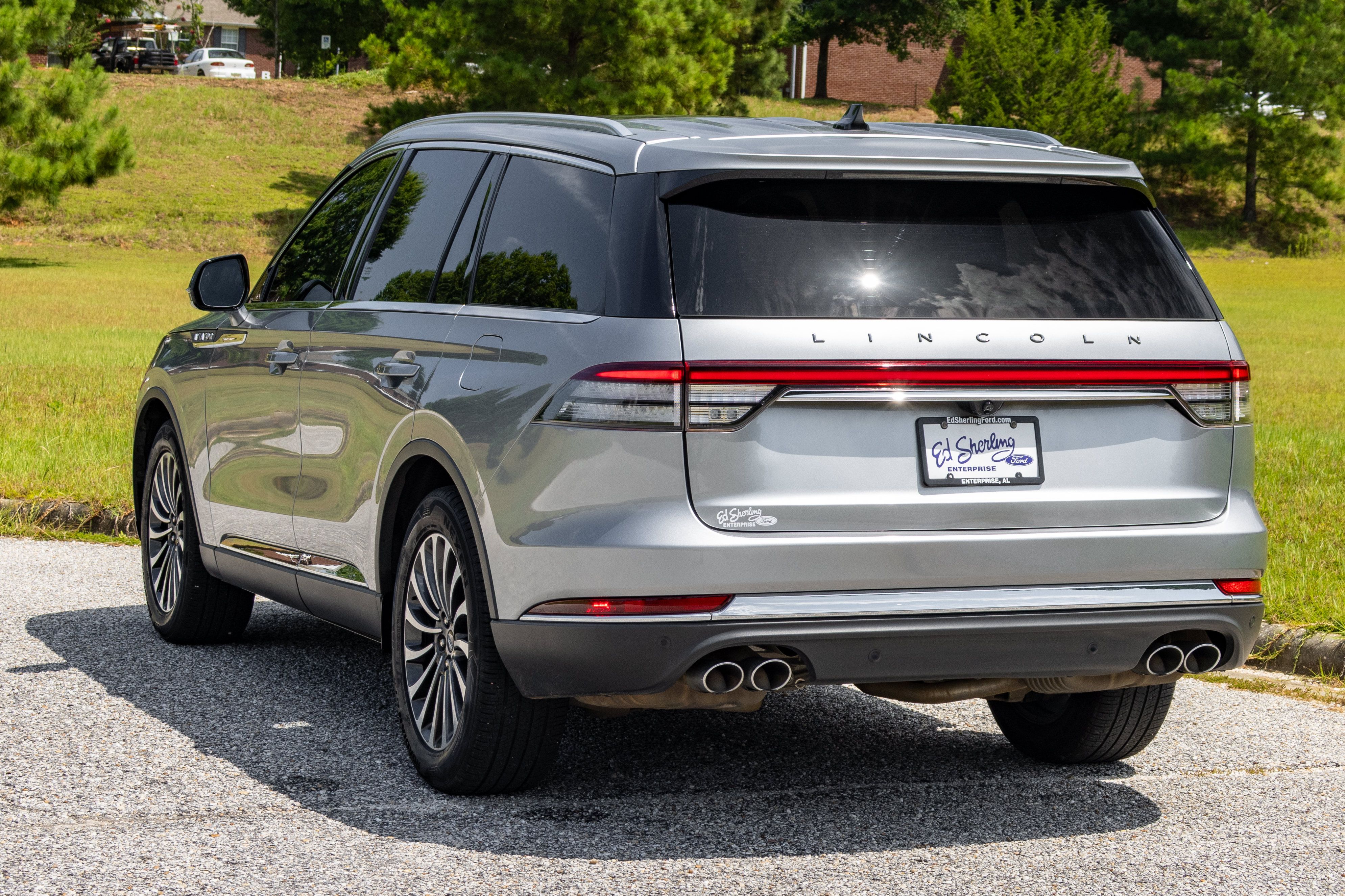 Used 2023 Lincoln Aviator 2WD w/ Premium Package image 4