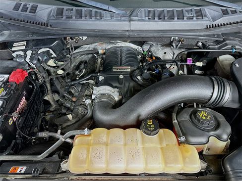 Used 2019 Ford F150 Lariat w/ Equipment Group 502A Luxury image 32