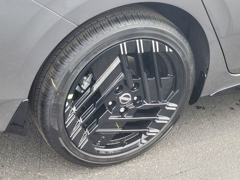 New 2026 Nissan Sentra SR w/ Floor Mat Package image 3