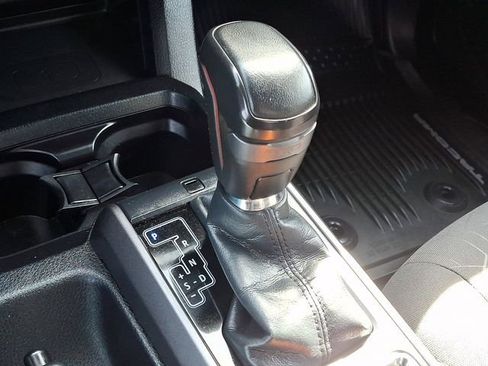 Used 2018 Toyota Tacoma TRD Off-Road image 16