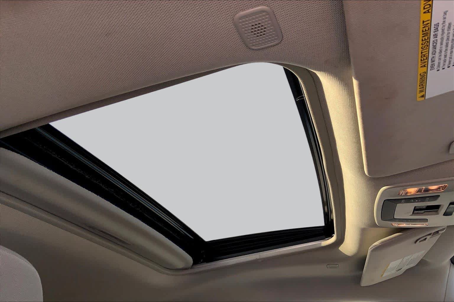 Certified 2025 Toyota Sienna LE w/ LE Plus Package FWD image 14